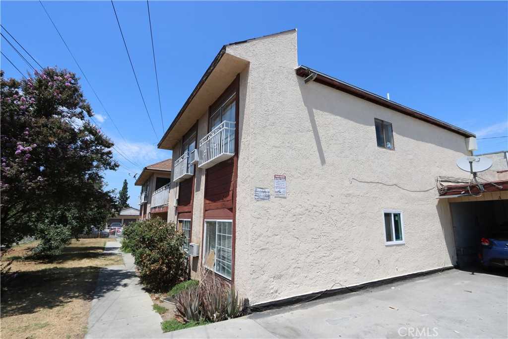 photo 2: 678 Del Rosa Place, Pomona CA 91768