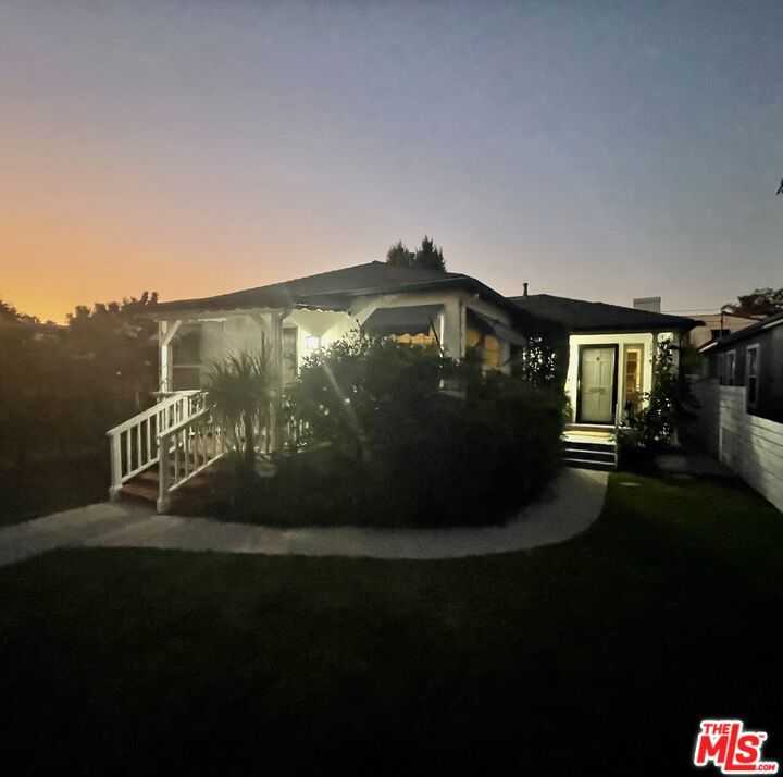 photo 2: 8607 Airdrome Street, Los Angeles CA 90035