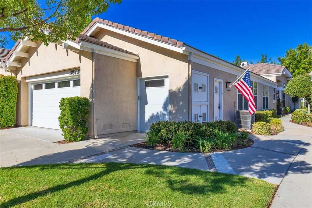 photo 2: 38725 Bears Paw Drive, Murrieta CA 92562