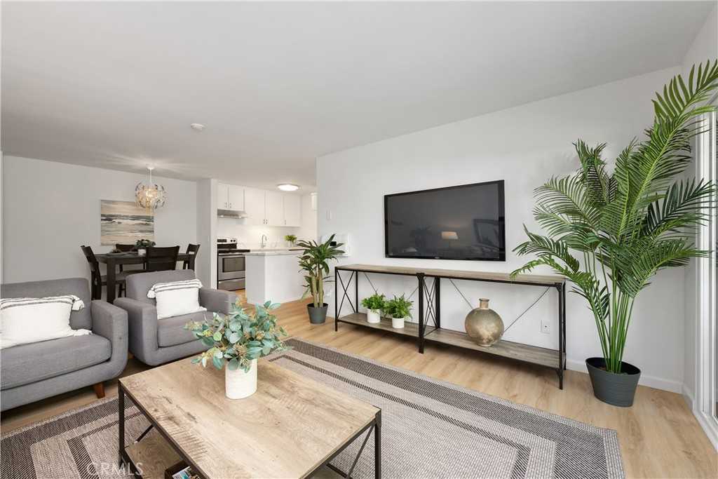 photo 2: 607 S Prospect Avenue Unit 201, Redondo Beach CA 90277