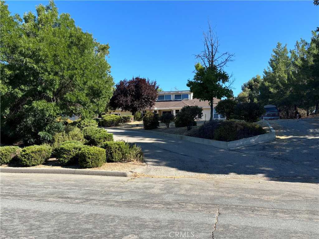 photo 2: 2380 Ashwood Place, Paso Robles CA 93446