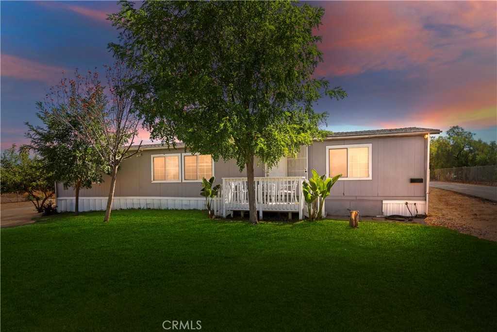 photo 1: 18108 Haines Street, Perris CA 92570