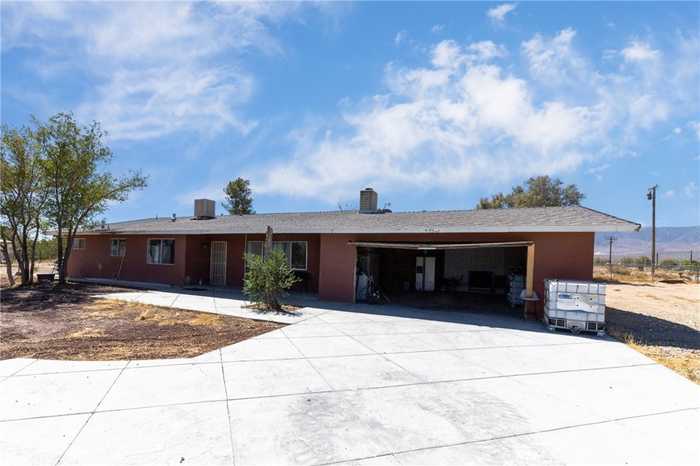 photo 2: 10925 Post Office Road, Lucerne Valley CA 92356