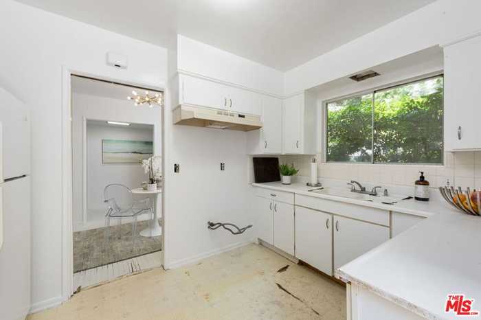 photo 2: 2951 La Castana Drive, Los Angeles CA 90046