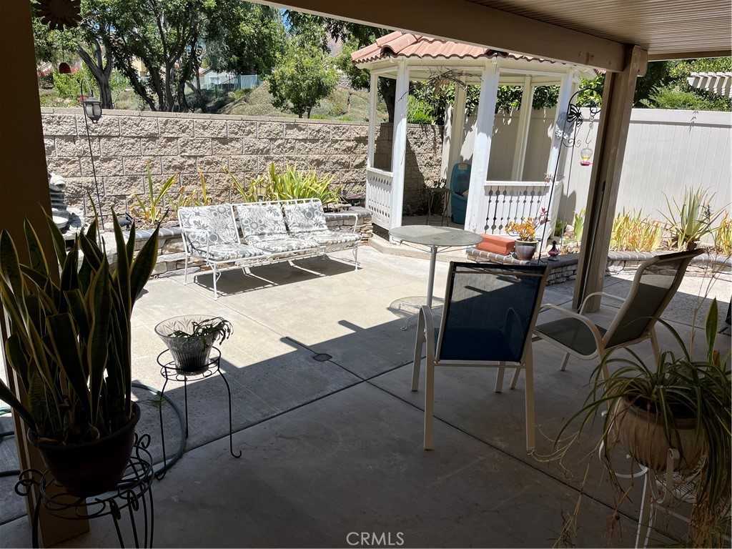 photo 3: 7776 Somerset Lane, Highland CA 92346