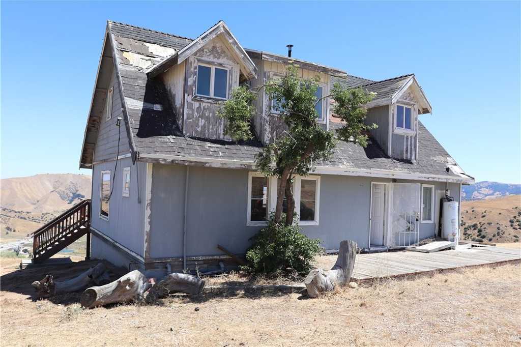 photo 1: 993 Hayride Road, Lebec CA 93243