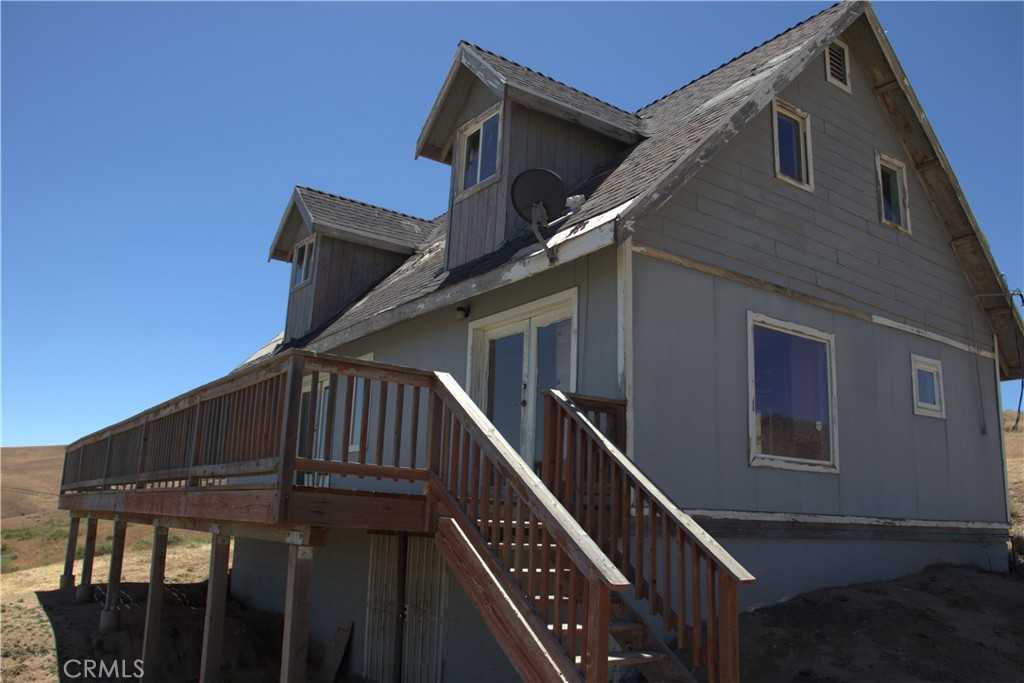 photo 2: 993 Hayride Road, Lebec CA 93243