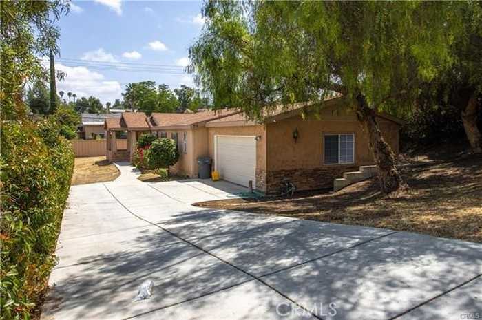 photo 1: 318 Townsend Street, Lake Elsinore CA 92530