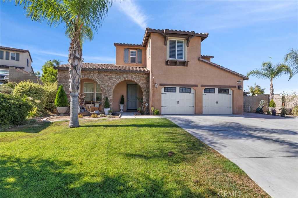 photo 1: 596 Hacienda Drive, Riverside CA 92507