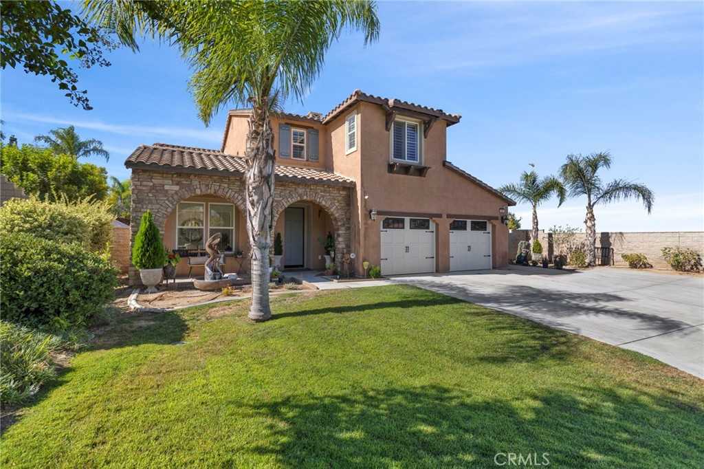 photo 2: 596 Hacienda Drive, Riverside CA 92507