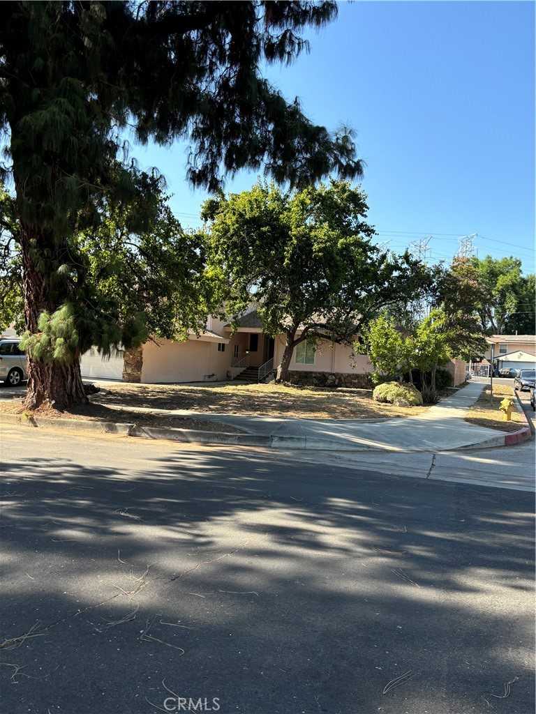 photo 1: 18641 Superior Street, Northridge CA 91324