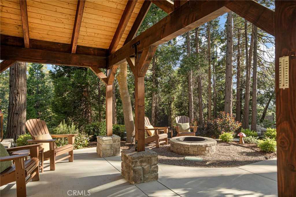 photo 2: 243 Manzanita Drive, Lake Arrowhead CA 92352