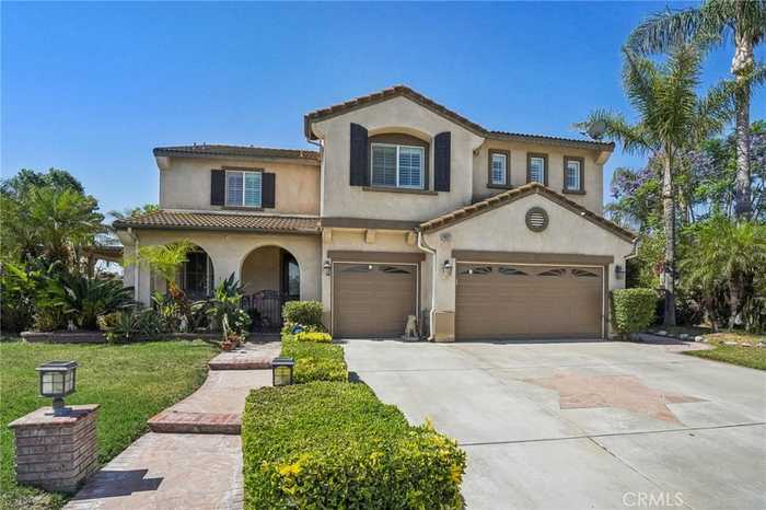 photo 2: 14037 Hollywood Avenue, Eastvale CA 92880