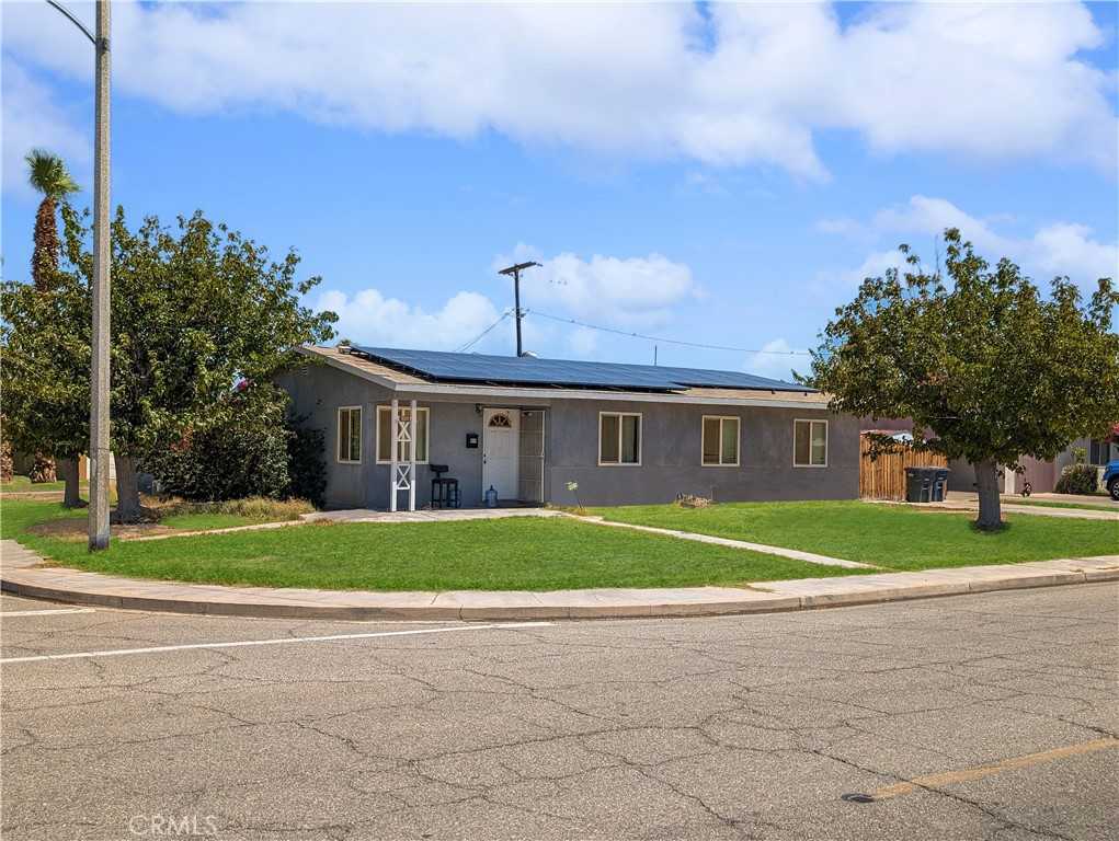 photo 1: 1021 E Chanslor Way, Blythe CA 92225