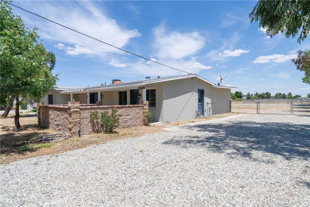 photo 3: 40520 17th Street W, Palmdale CA 93551