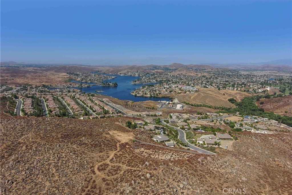 photo 2: Via Del Lago, Lake Elsinore CA 92530