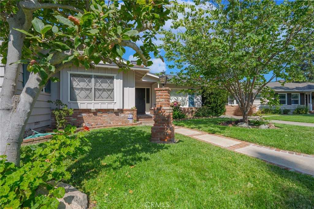 photo 3: 2526 Poinsettia Street, Santa Ana CA 92706