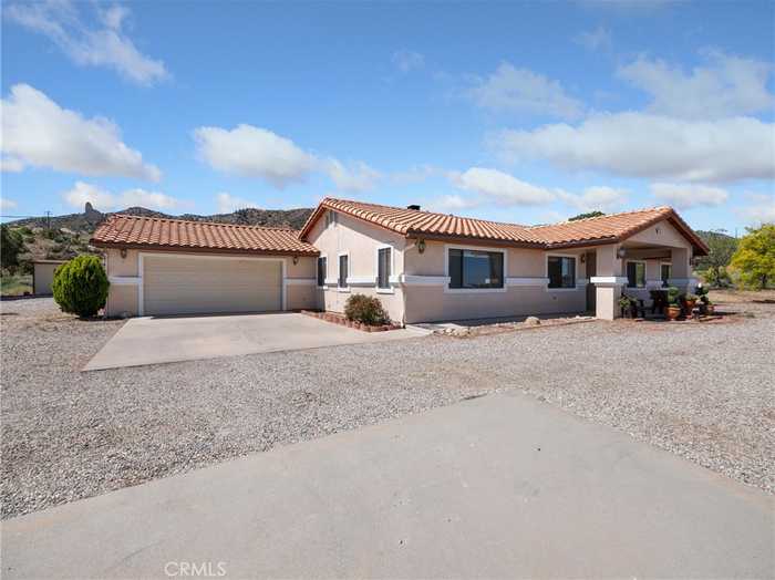 photo 2: 475 Maria Road, Pinon Hills CA 92372