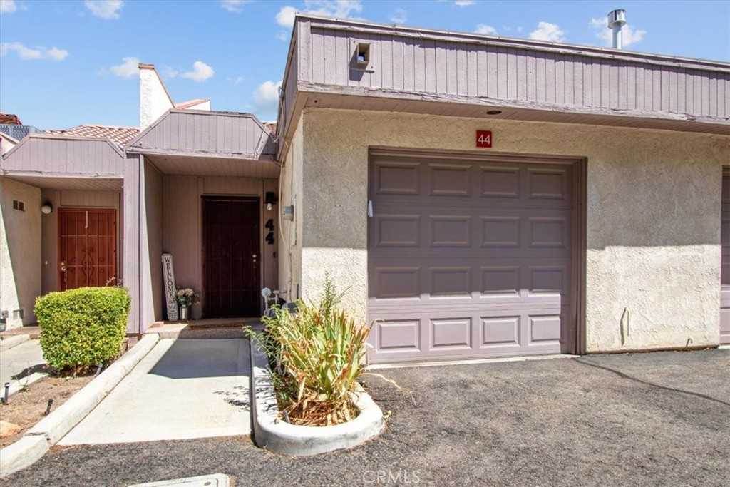 photo 1: 43334 32nd Street W Unit 44, Lancaster CA 93536