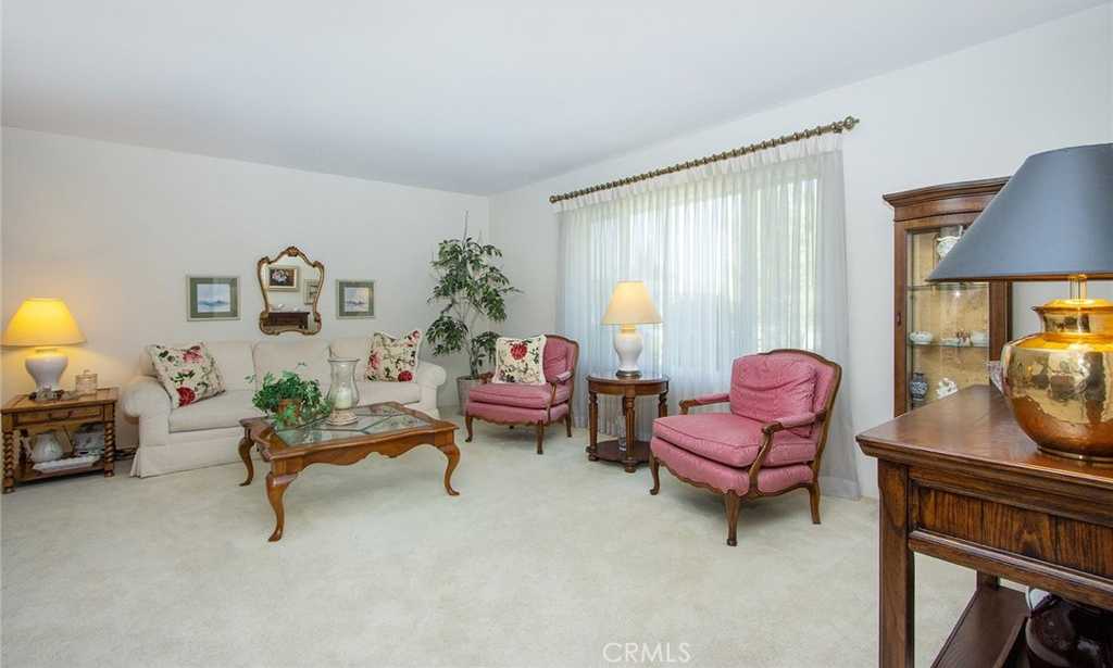 photo 3: 742 S Hillward Avenue, West Covina CA 91791