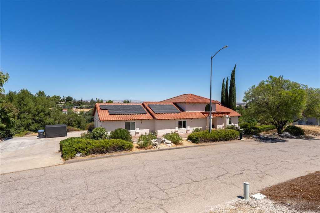 photo 2: 2322 Almond Springs Drive, Paso Robles CA 93446