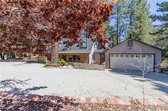 photo 1: 1720 Lassen Way, Pine Mountain Club CA 93222