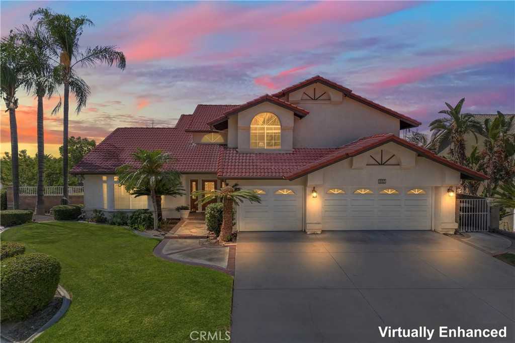 photo 2: 3095 Shauna Drive, Highland CA 92346