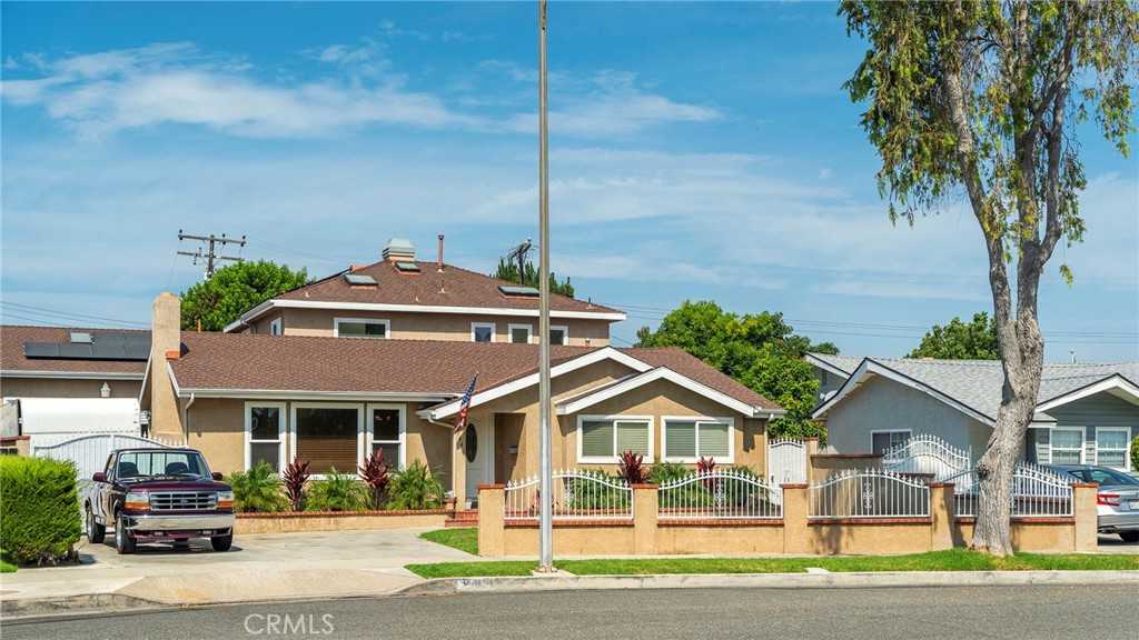 photo 2: 1441 S Loara Street, Anaheim CA 92802