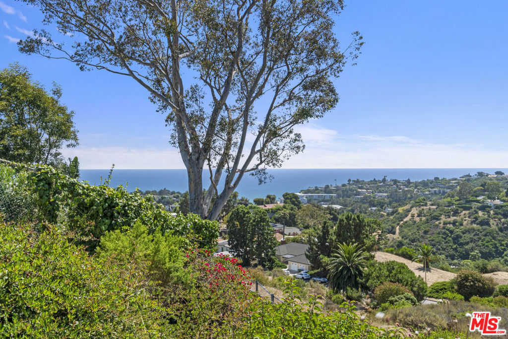 photo 2: 729 Enchanted Way, Pacific Palisades CA 90272