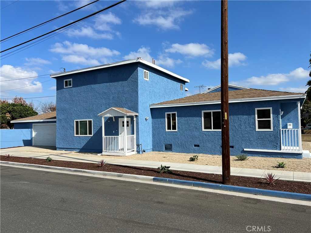 photo 2: 2401 San Francisco Avenue, Long Beach CA 90806