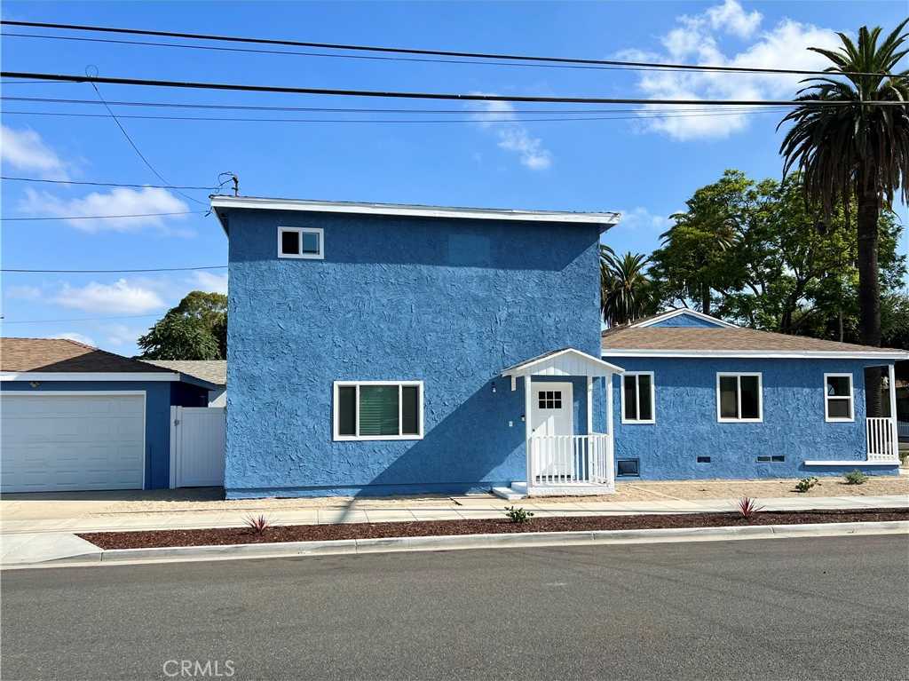 photo 3: 2401 San Francisco Avenue, Long Beach CA 90806