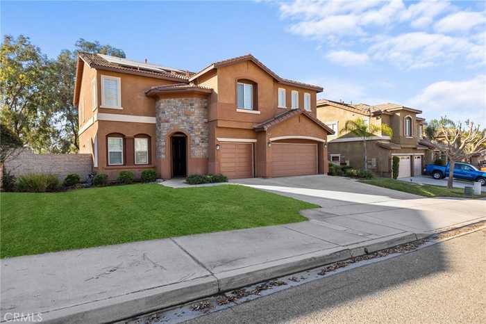 photo 1: 29163 Lake View Lane, Highland CA 92346