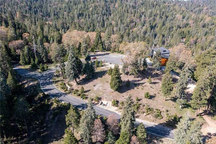 photo 1: 280 Ponderosa Peak Rd, Lake Arrowhead CA 92382