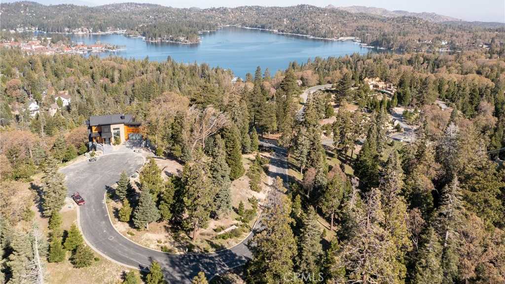 photo 2: 280 Ponderosa Peak Rd, Lake Arrowhead CA 92382