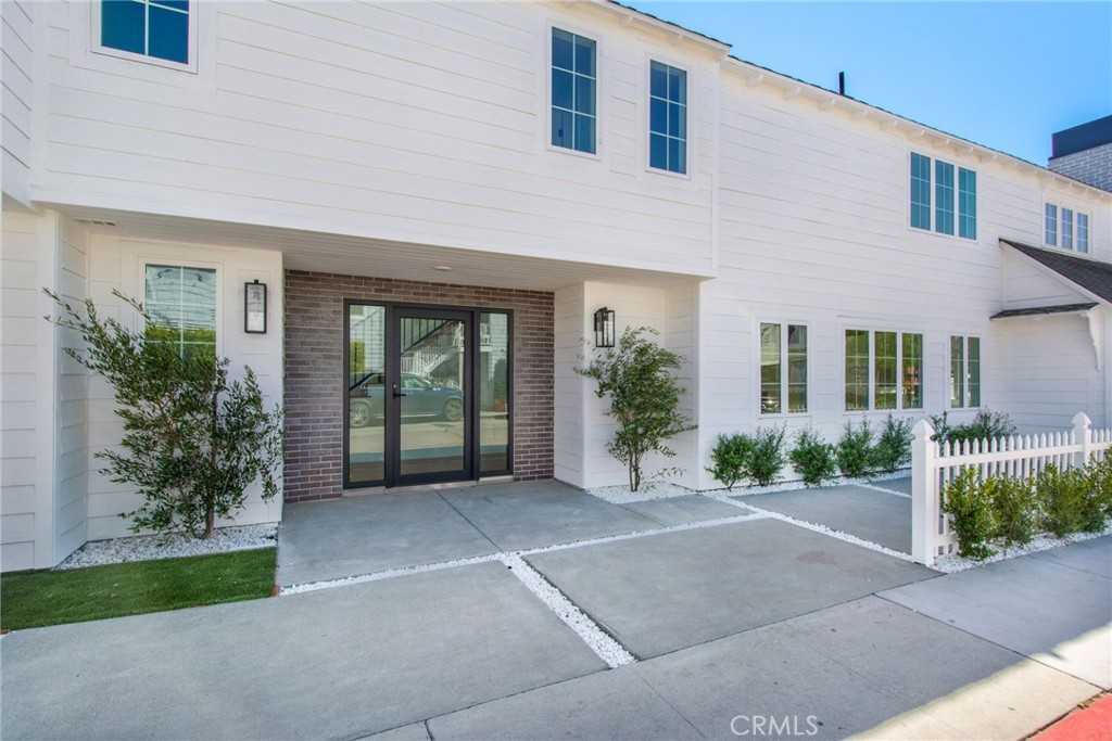 photo 3: 1103 Balboa Avenue, Newport Beach CA 92662