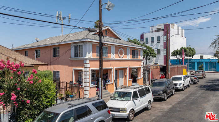 photo 2: 1609 Oak Street, Los Angeles CA 90015