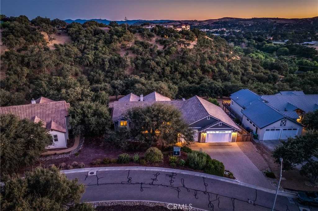 photo 3: 2021 Kleck Road, Paso Robles CA 93446