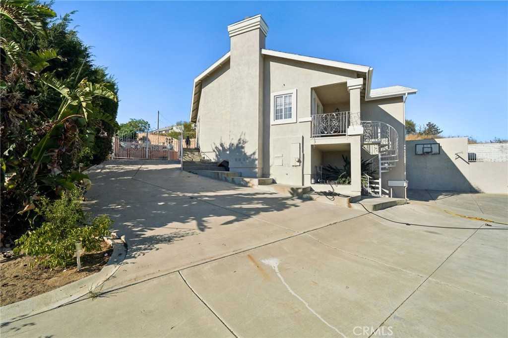 photo 3: 3555 Manor Drive, Jurupa Valley CA 92509