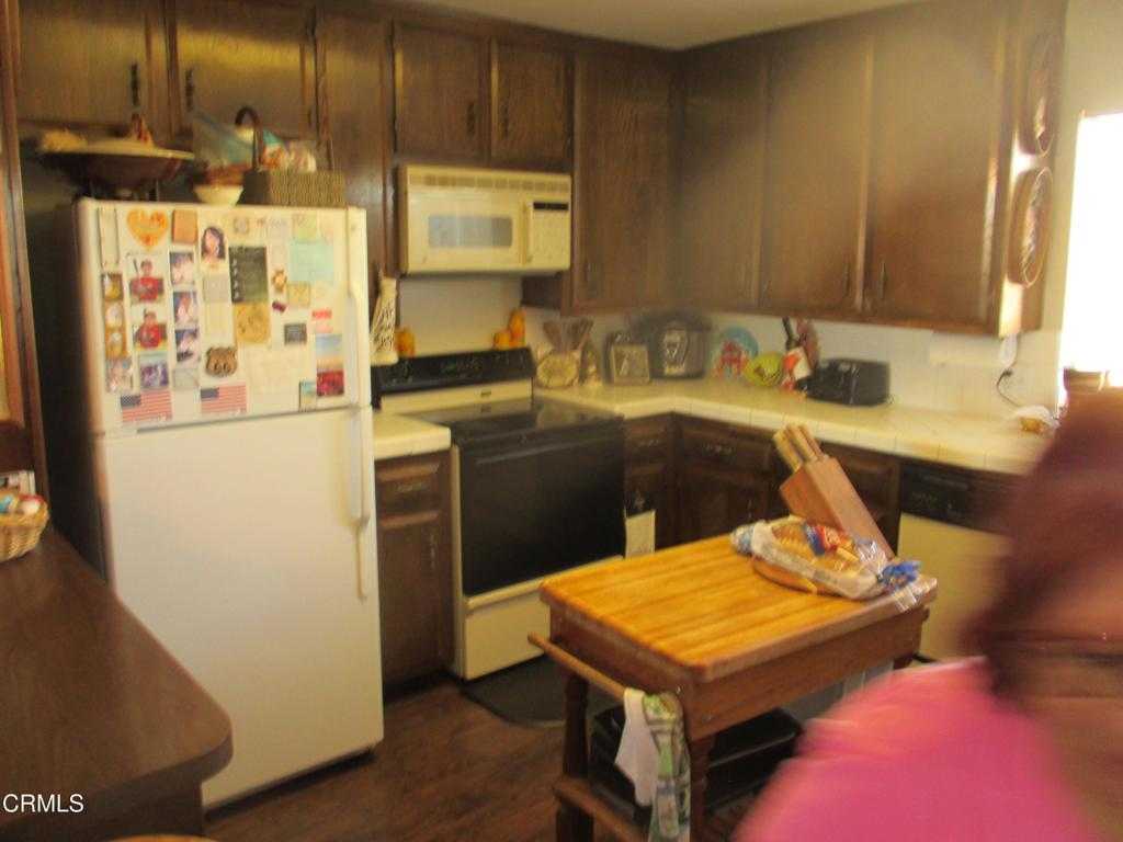 photo 3: 3525 Aberdeen Place, Mojave CA 93501