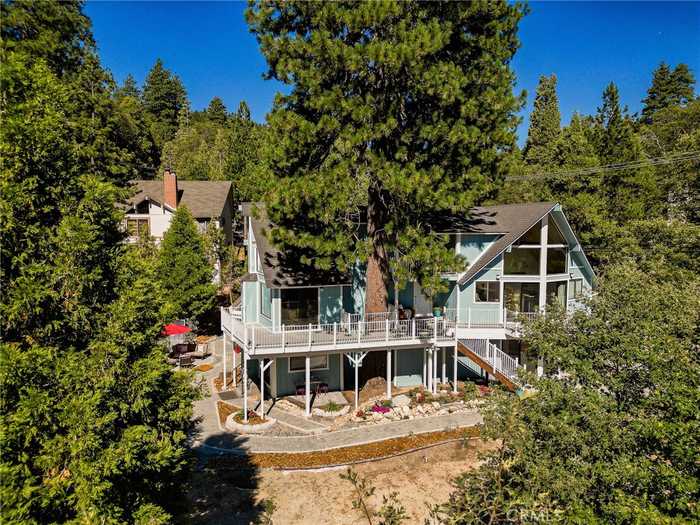 photo 1: 113 Brentwood Drive, Lake Arrowhead CA 92352