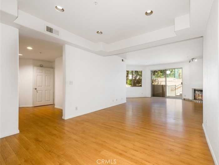 photo 2: 3460 S Centinela Avenue Unit 311, Mar Vista CA 90066