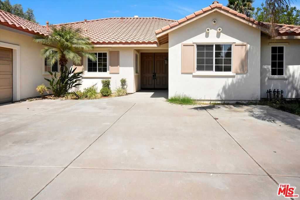 photo 2: 1254 Magnolia Avenue, Redlands CA 92373