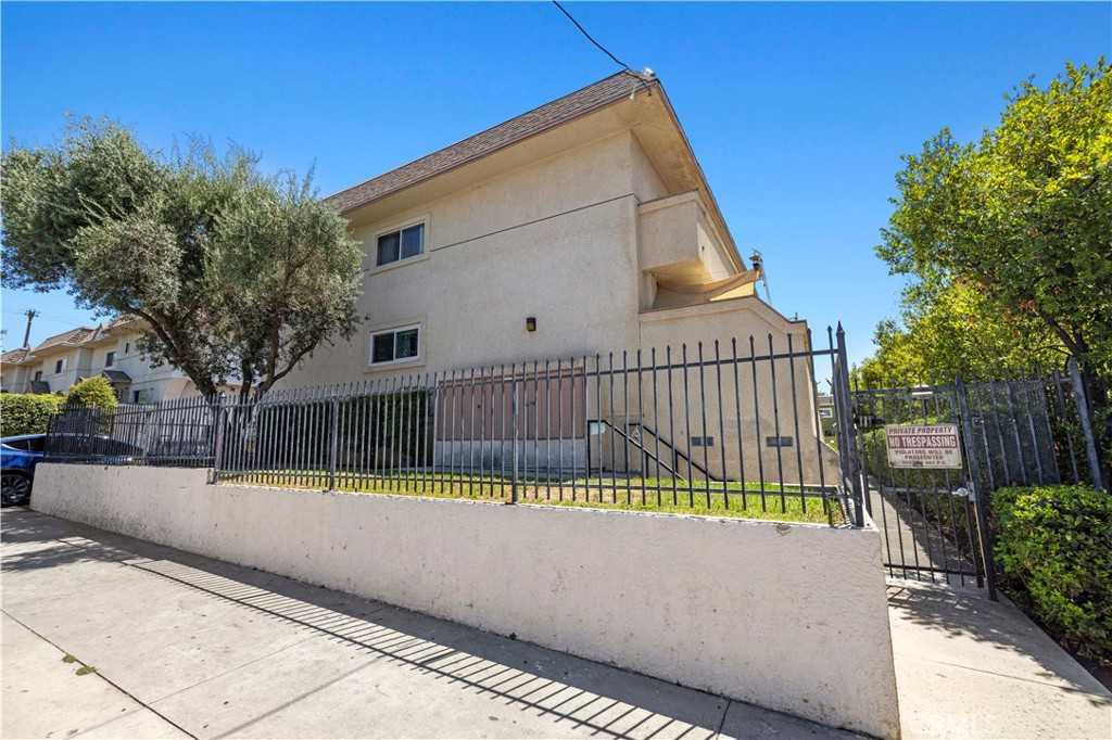 photo 1: 13880 Sayre Street Unit 8, Sylmar CA 91342