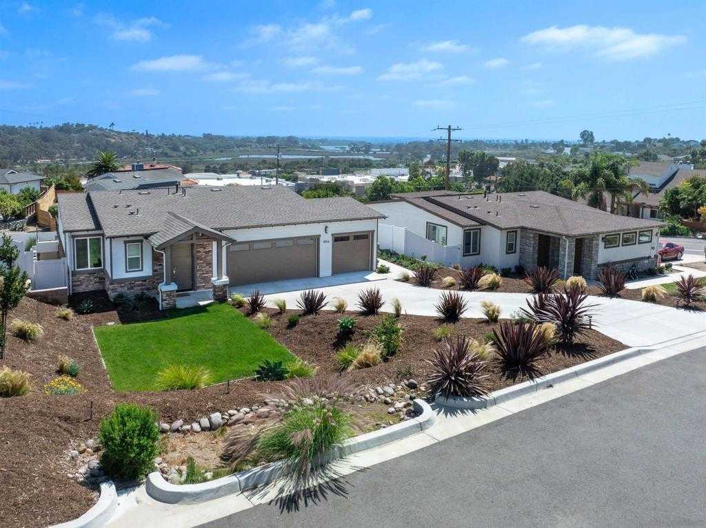 photo 2: 1856 Avocado Rd, Oceanside CA 92054