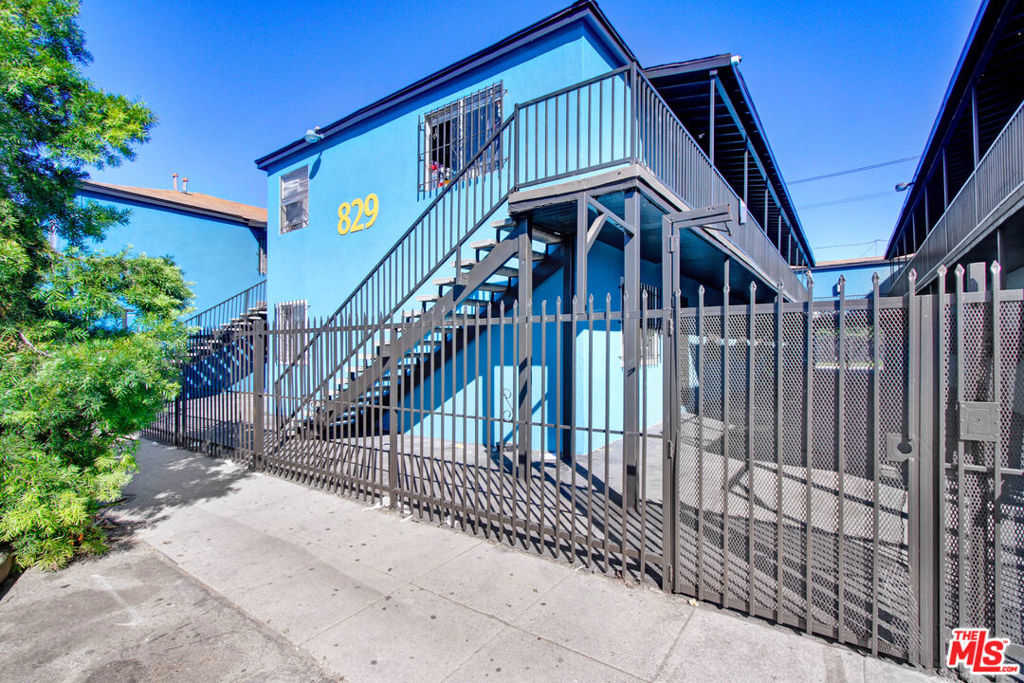 photo 2: 825 E 108th Street, Los Angeles CA 90059