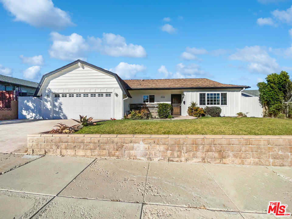 photo 1: 370 N Saticoy Avenue, Ventura CA 93004