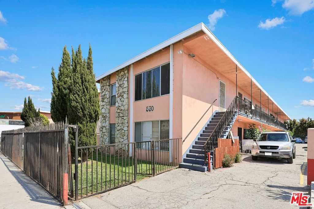 photo 3: 520 W 120th Street, Los Angeles CA 90044