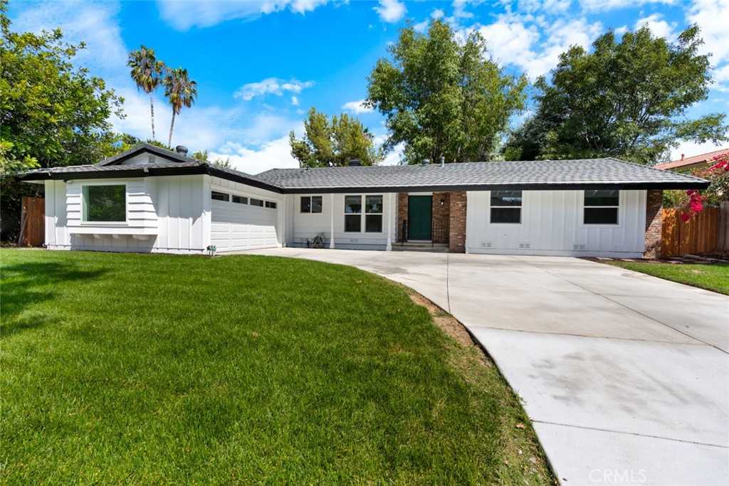 photo 1: 1608 Canyon Drive, Fullerton CA 92833