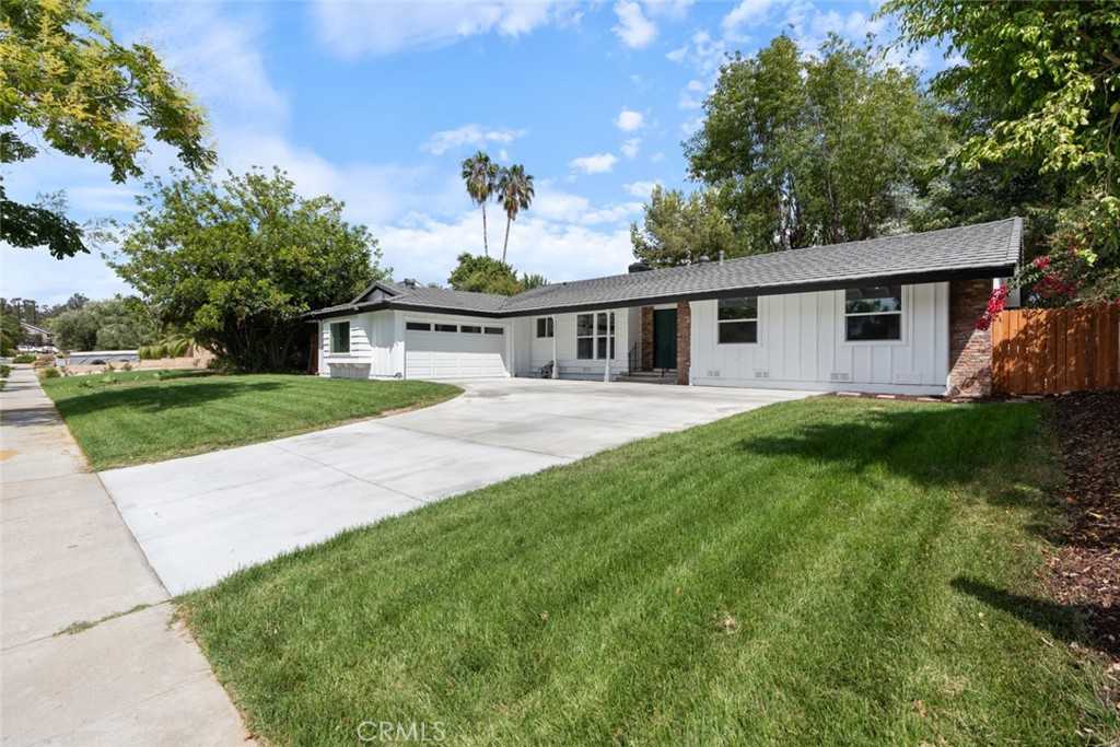 photo 3: 1608 Canyon Drive, Fullerton CA 92833