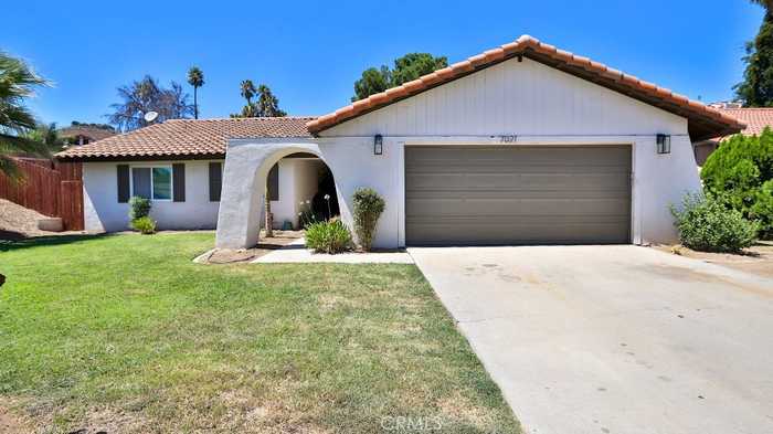 photo 1: 7021 John Drive, Riverside CA 92509